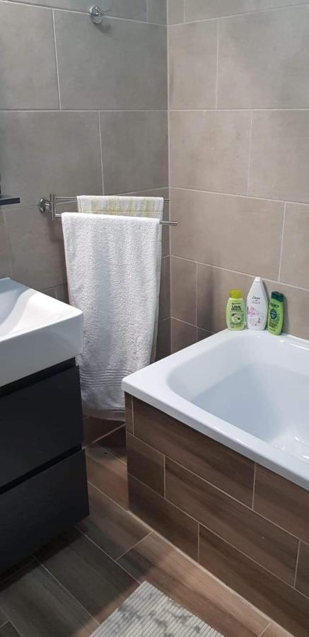 Апартаменти Apartament Modern Ioan Popasu Брашов Екстер'єр фото